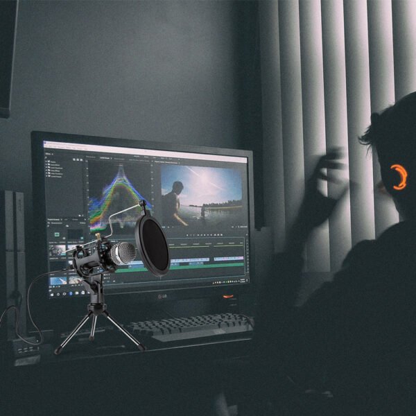 Desktop Broadcast Microphone by Chirpy Radio® - Image 4